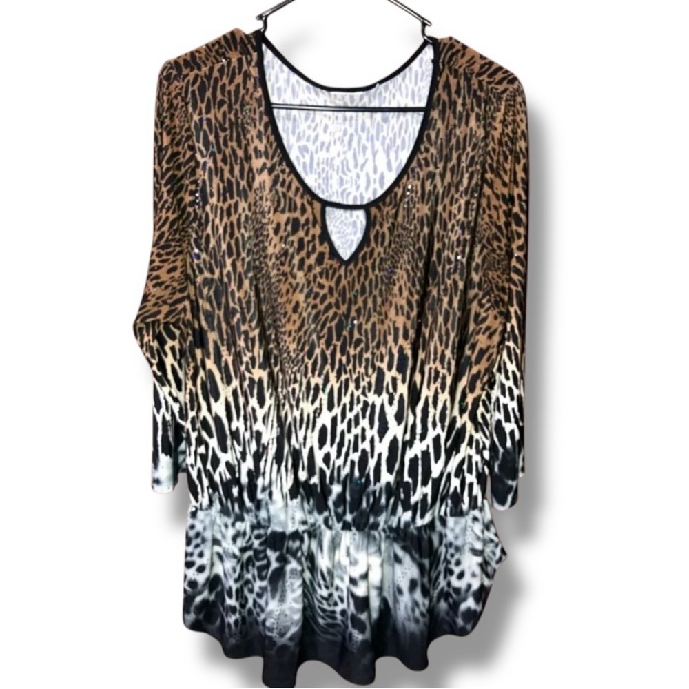 🛍️$2 SALE WHEN BUNDLED| 3/4 Sleeved Thaila Soli Polyester Animal Print Blouse